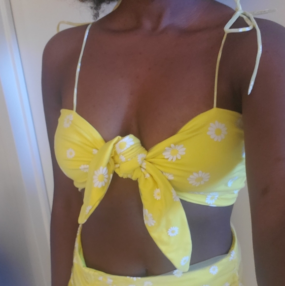 Daisy Print 2 Piece Set NWOT Forever21 - Picture 6 of 11